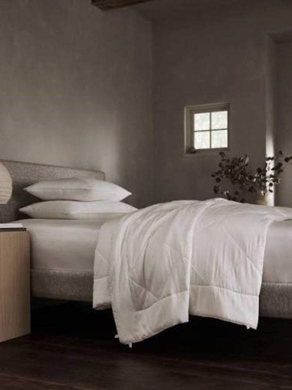 Cozy Earth Bamboo Viscose King Comforter (Store Return)